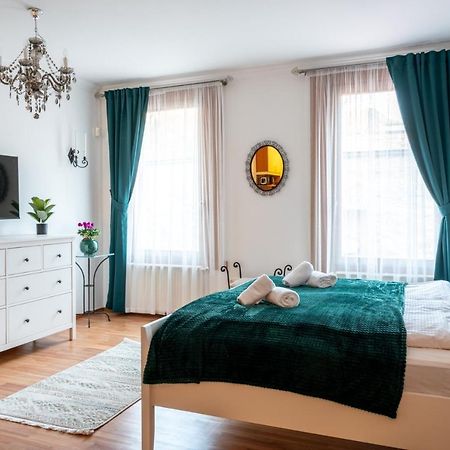 Romantic Studio Secret Garden Budapest Luaran gambar