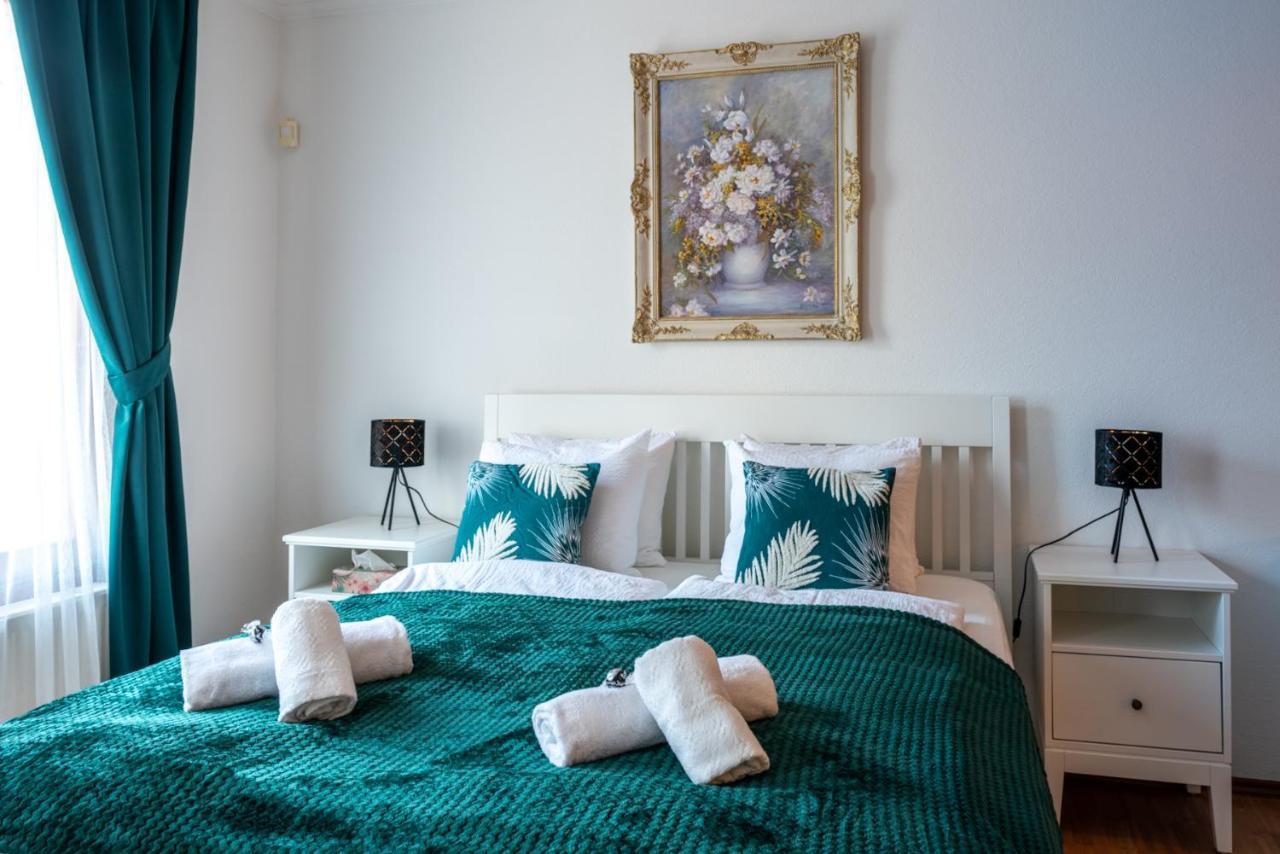 Romantic Studio Secret Garden Budapest Luaran gambar