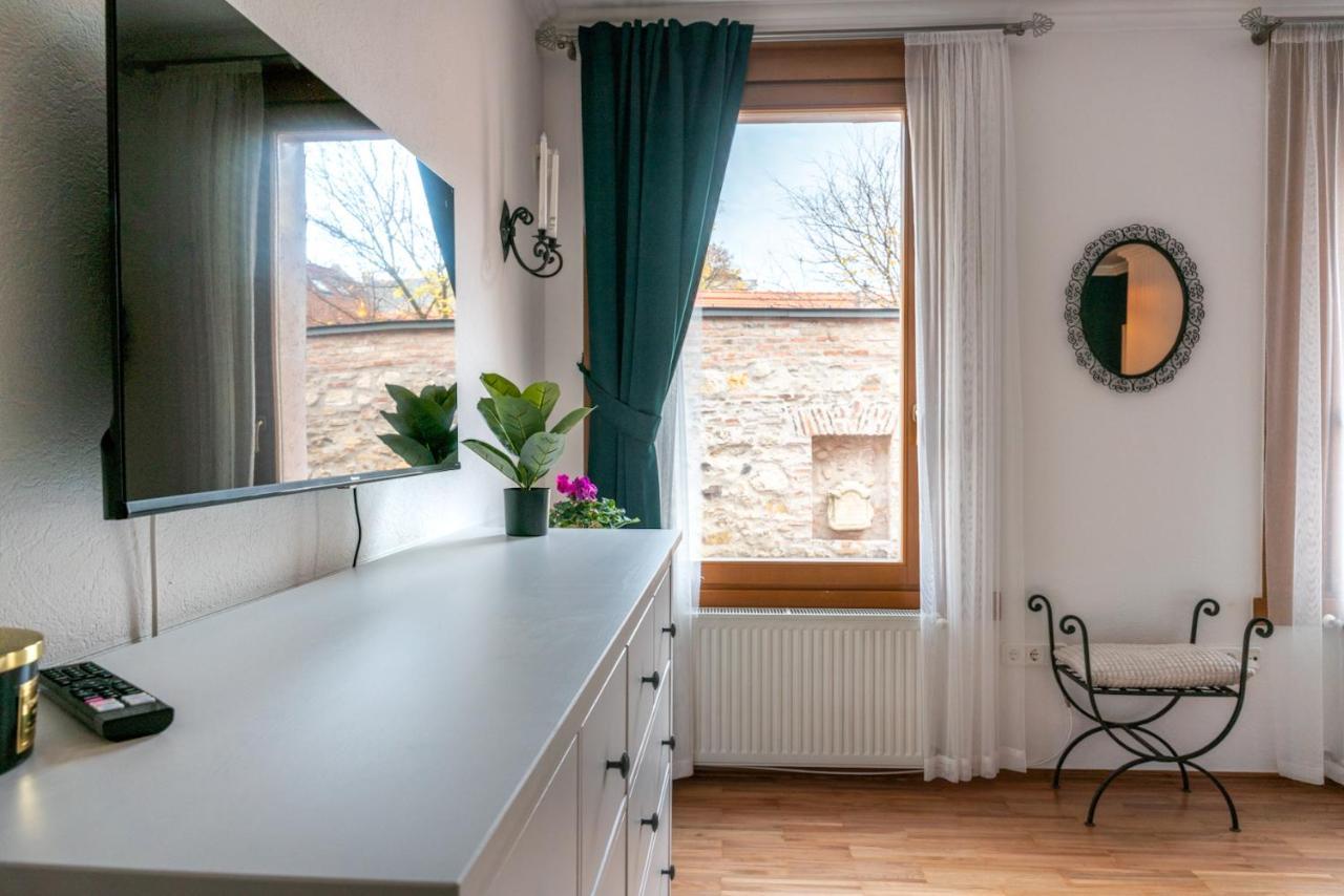 Romantic Studio Secret Garden Budapest Luaran gambar