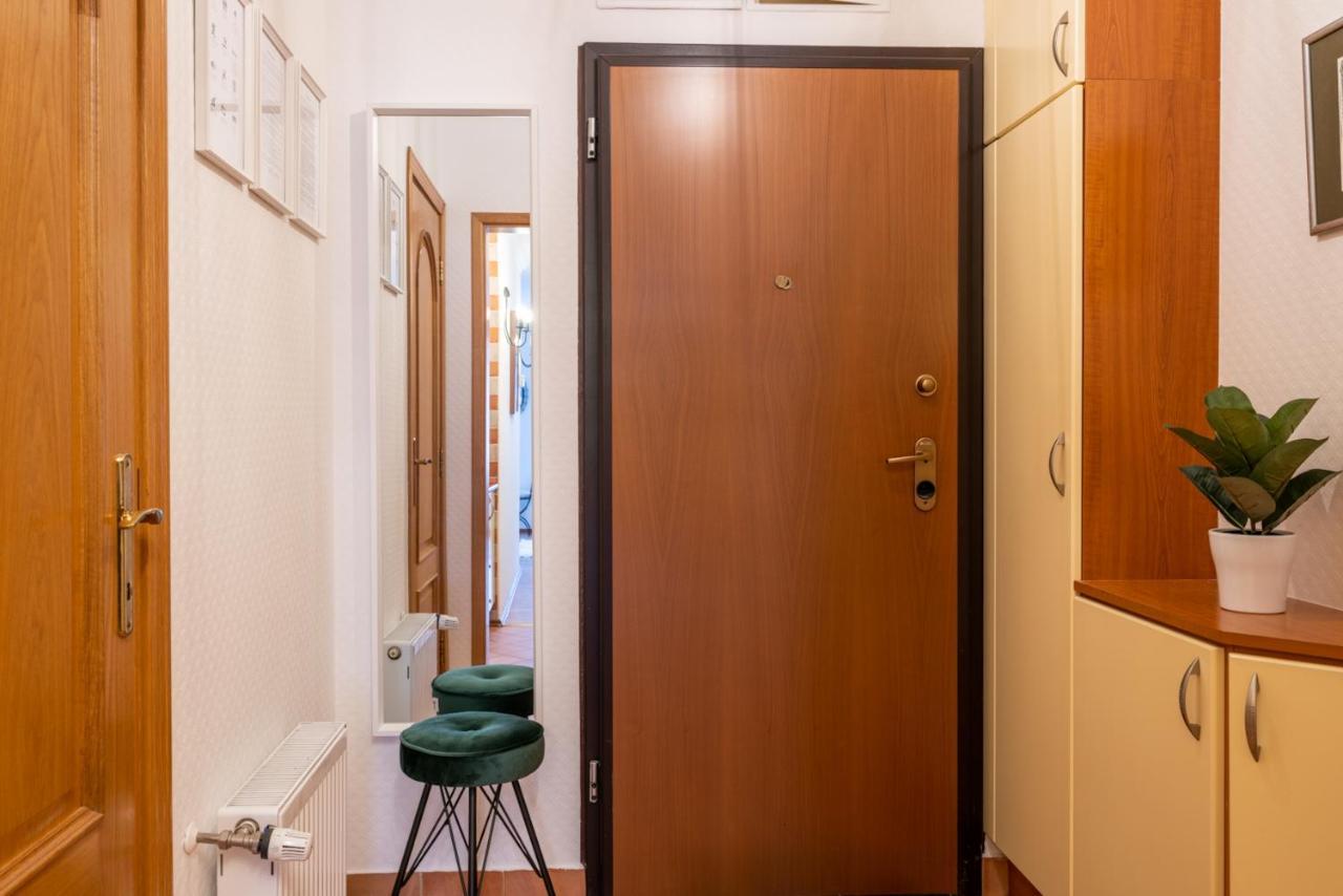 Romantic Studio Secret Garden Budapest Luaran gambar