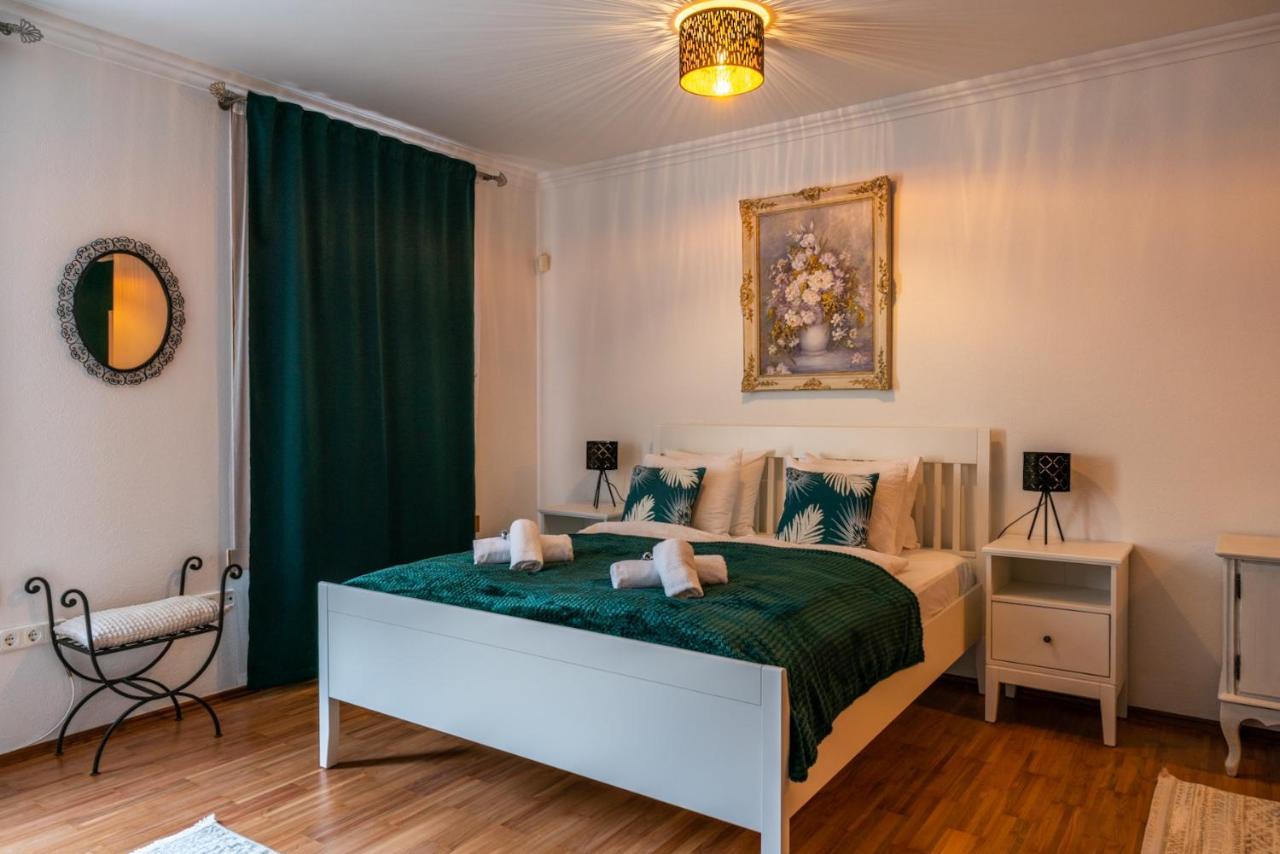 Romantic Studio Secret Garden Budapest Luaran gambar