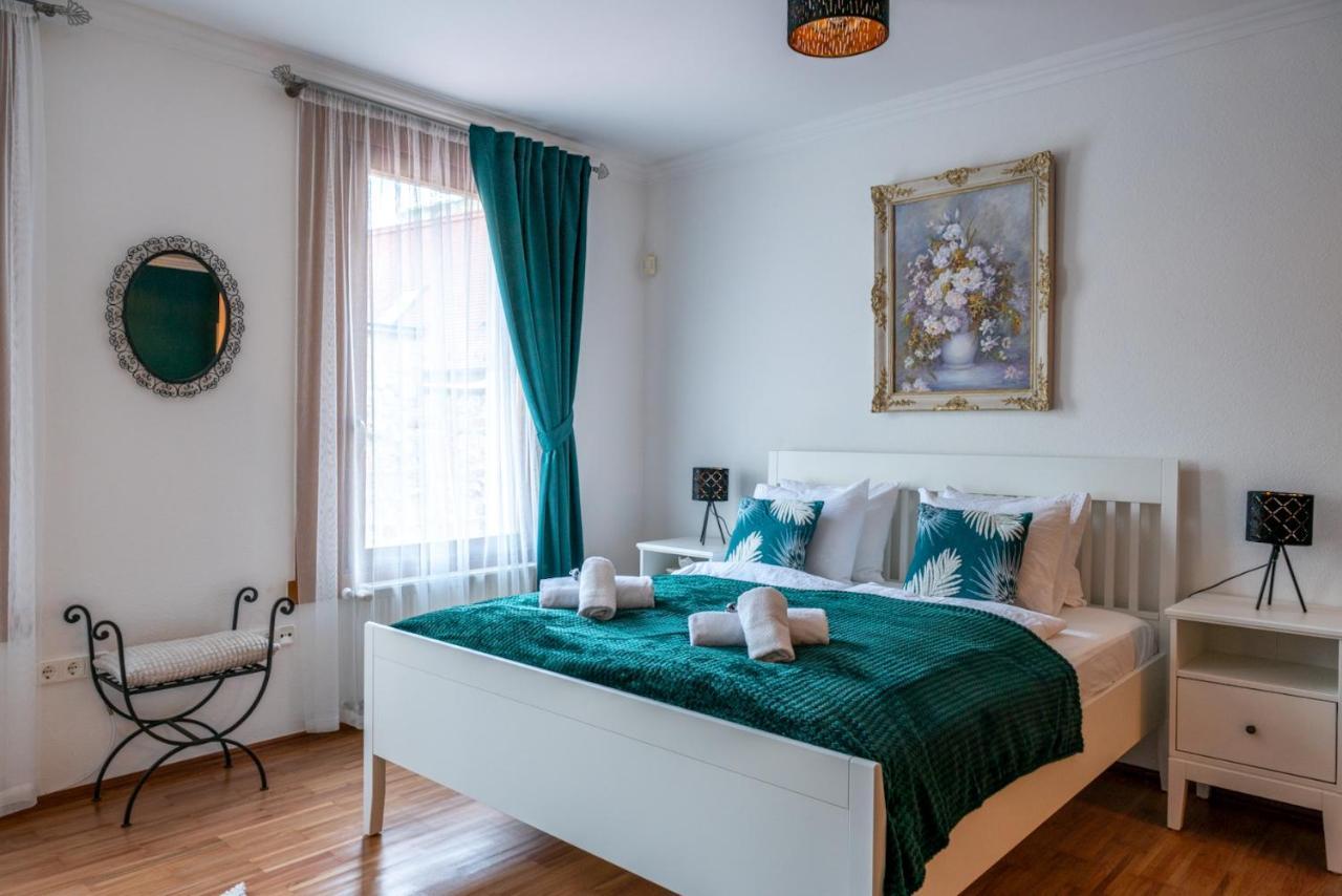 Romantic Studio Secret Garden Budapest Luaran gambar