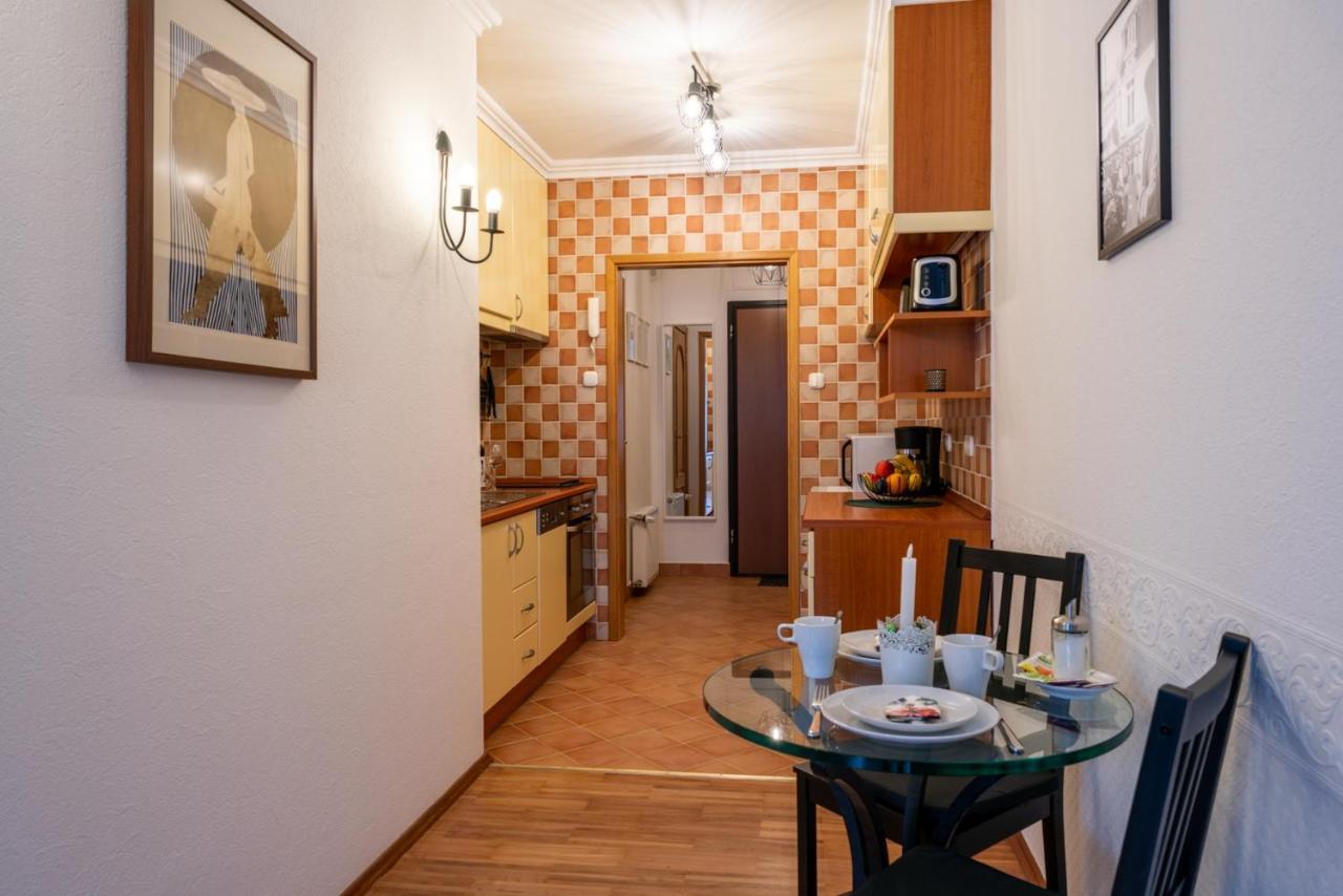 Romantic Studio Secret Garden Budapest Luaran gambar